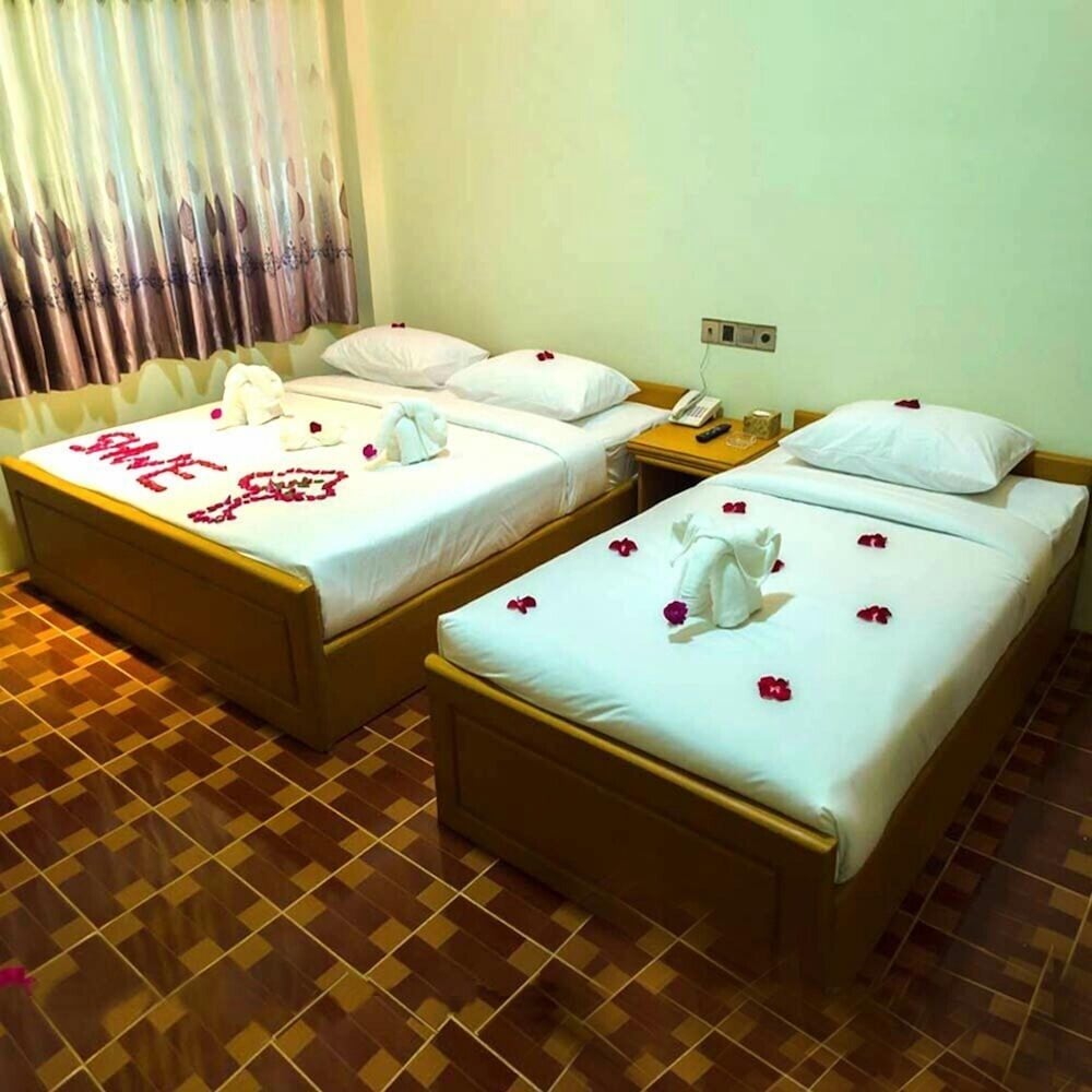 Фото Shwe Thit Pin