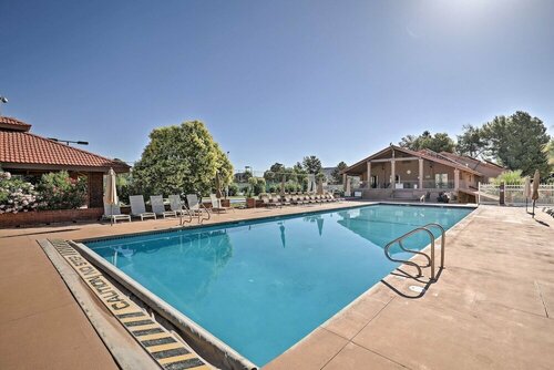 Гостиница Lovely St George Condo w Resort-style Amenities! в Сент-Джордже