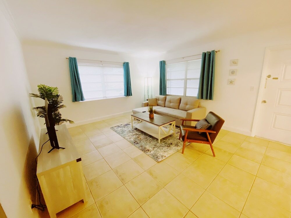 Фото Bayview Regency Apartments by Lowkl