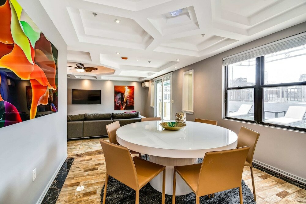 Фото The Penthouse in the Heart of the City With Patio/rooftop