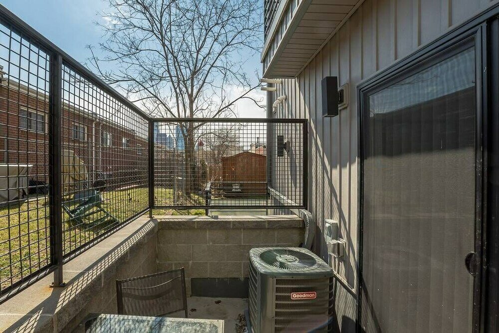 Фото 755 Capitol - B