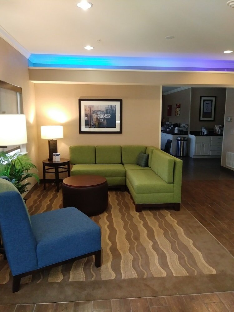 Фото Comfort Inn South Tulsa - Woodland Hills