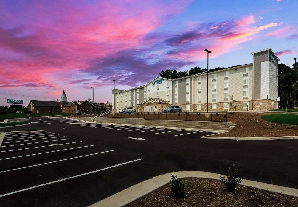 Фото WoodSpring Suites Roanoke