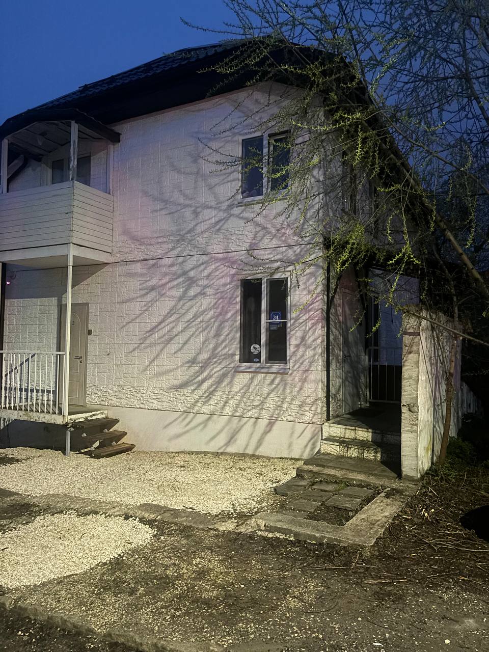 Фото Белоснежный дом в историческом центре