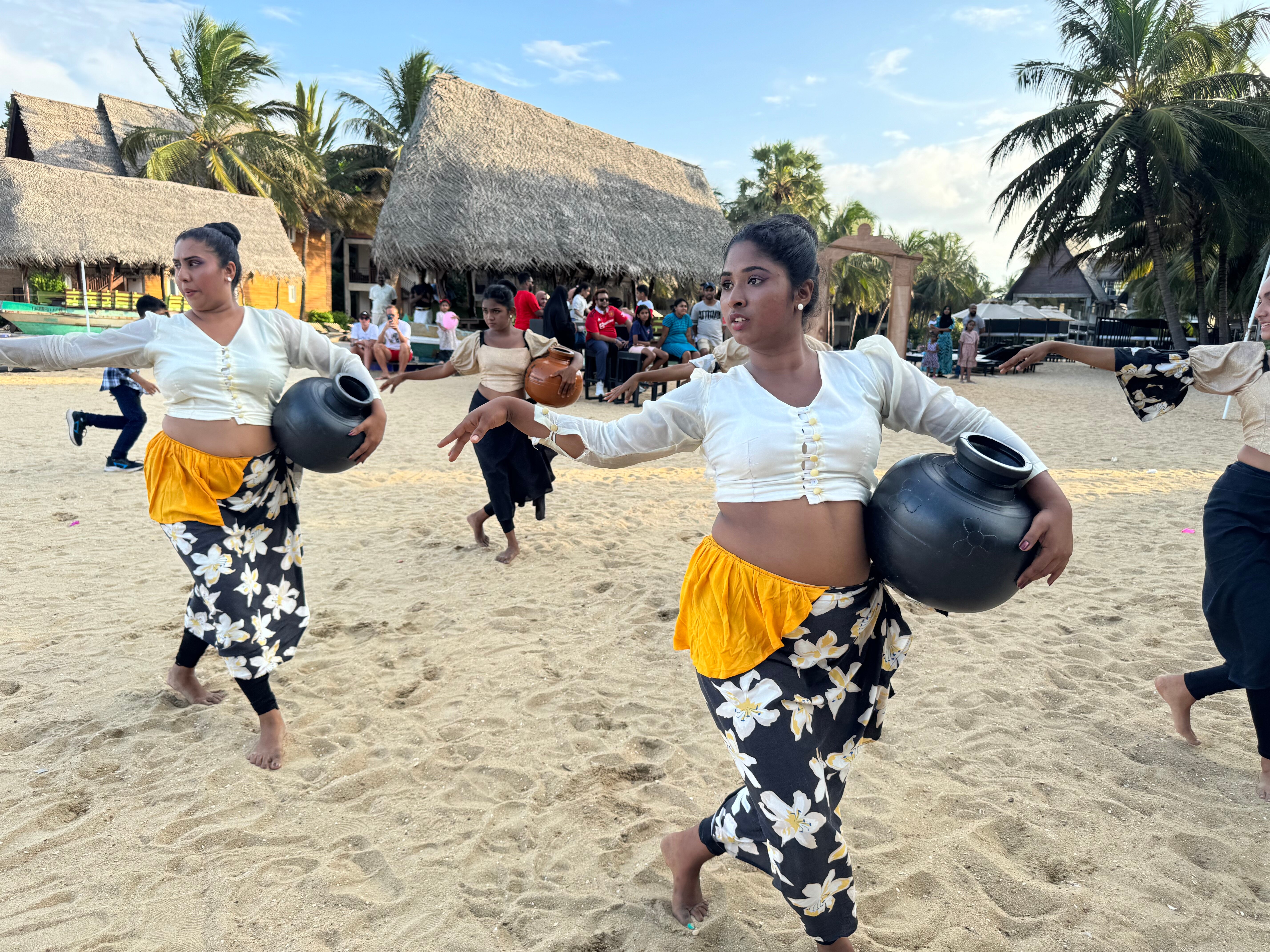Фото Maalu Maalu Resort & SPA Pasikuda