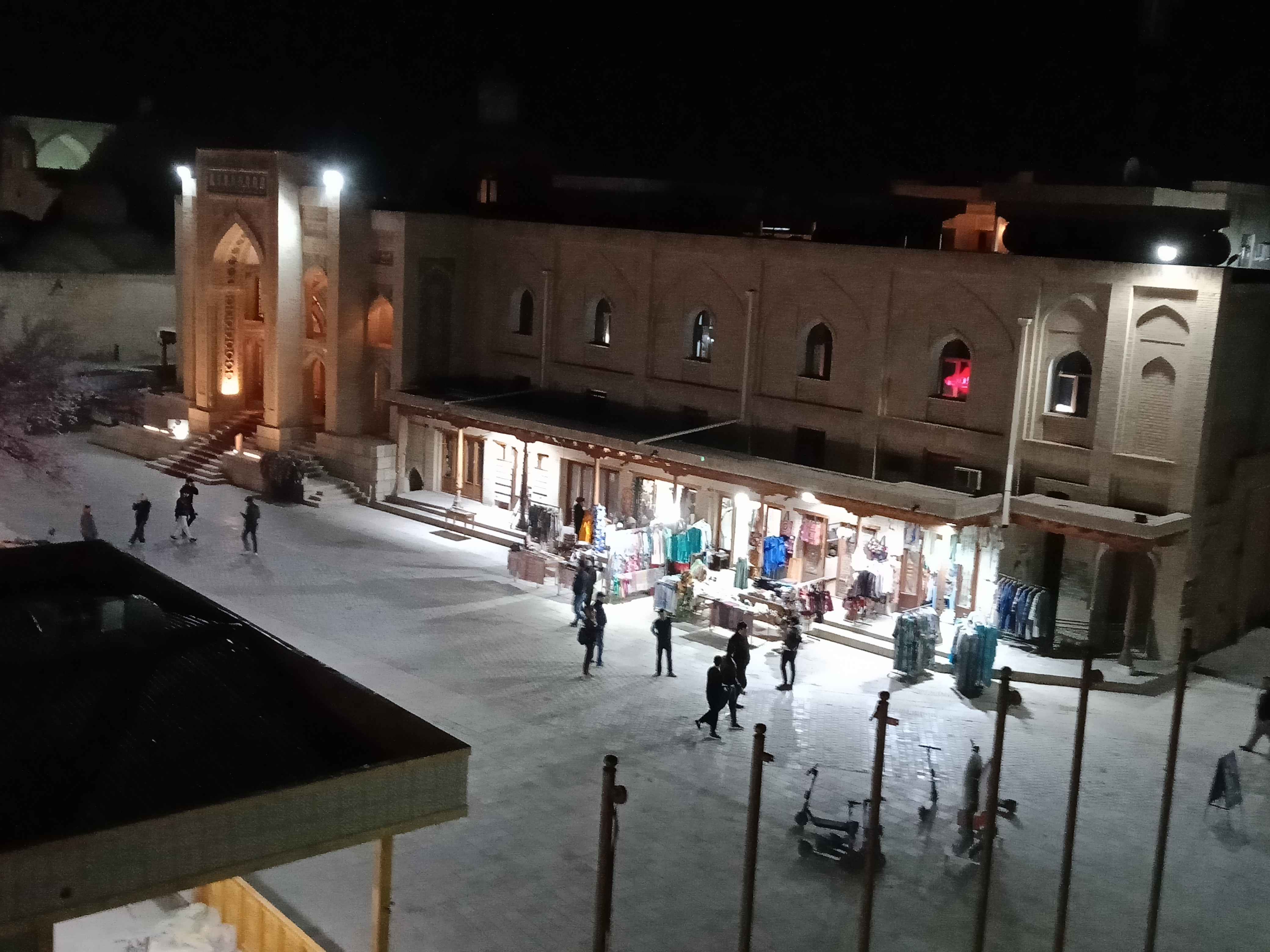 Фото Suzangaron Hotel