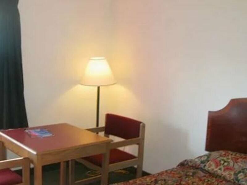 Фото Knights Inn Center Valley