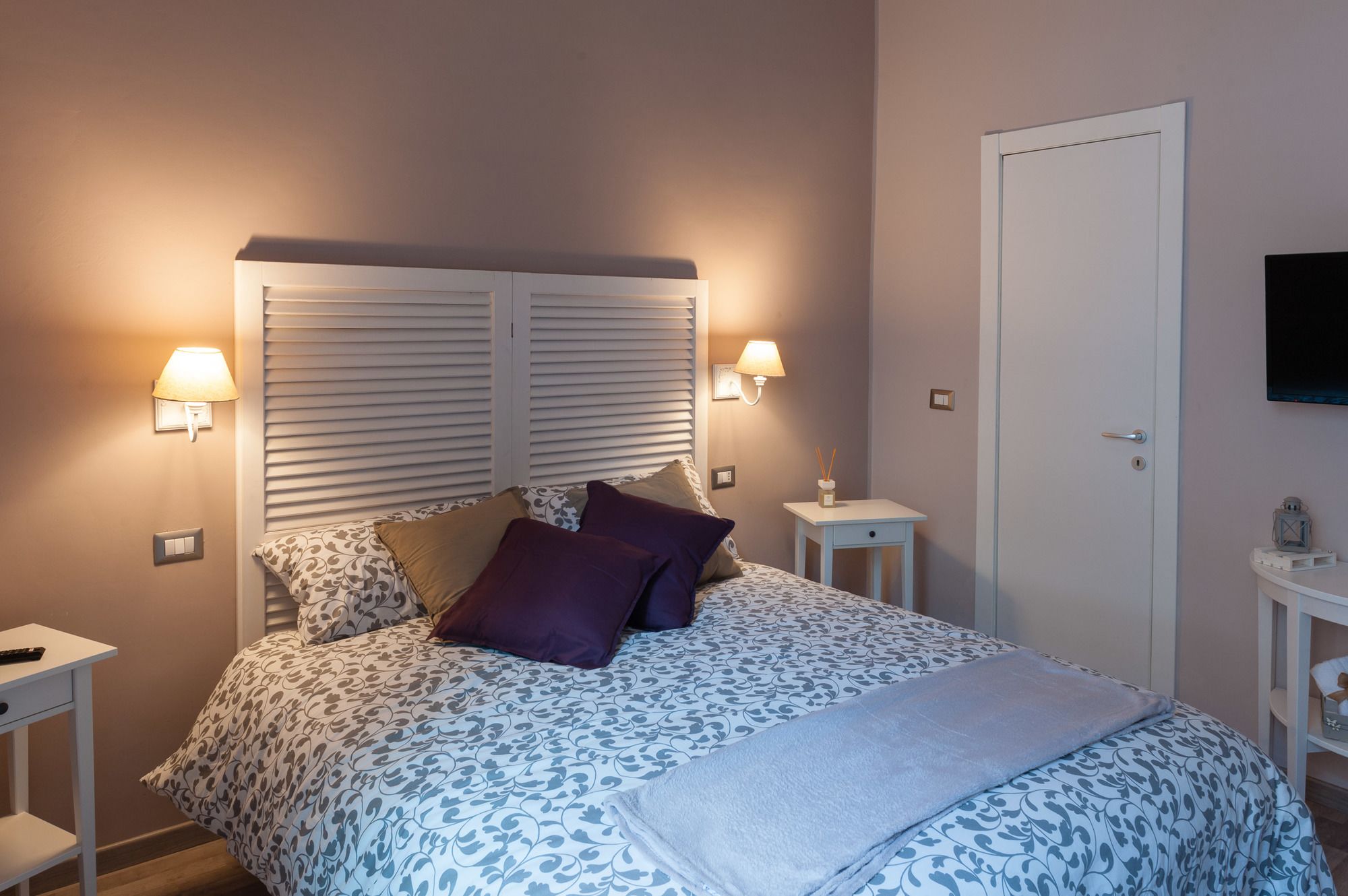 Фото Isabel Guest House