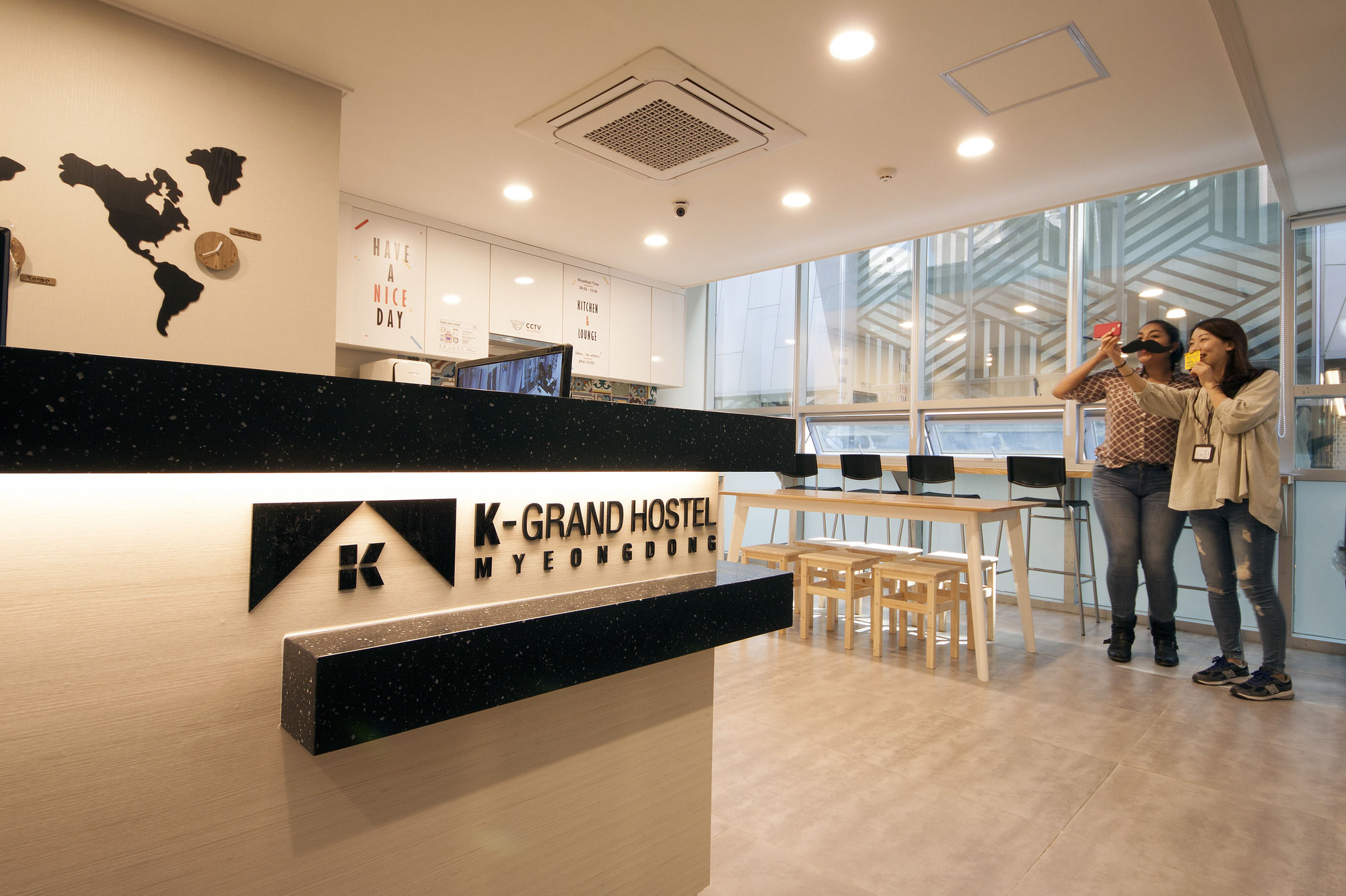 Фото Oyo Hostel Myeongdong 1
