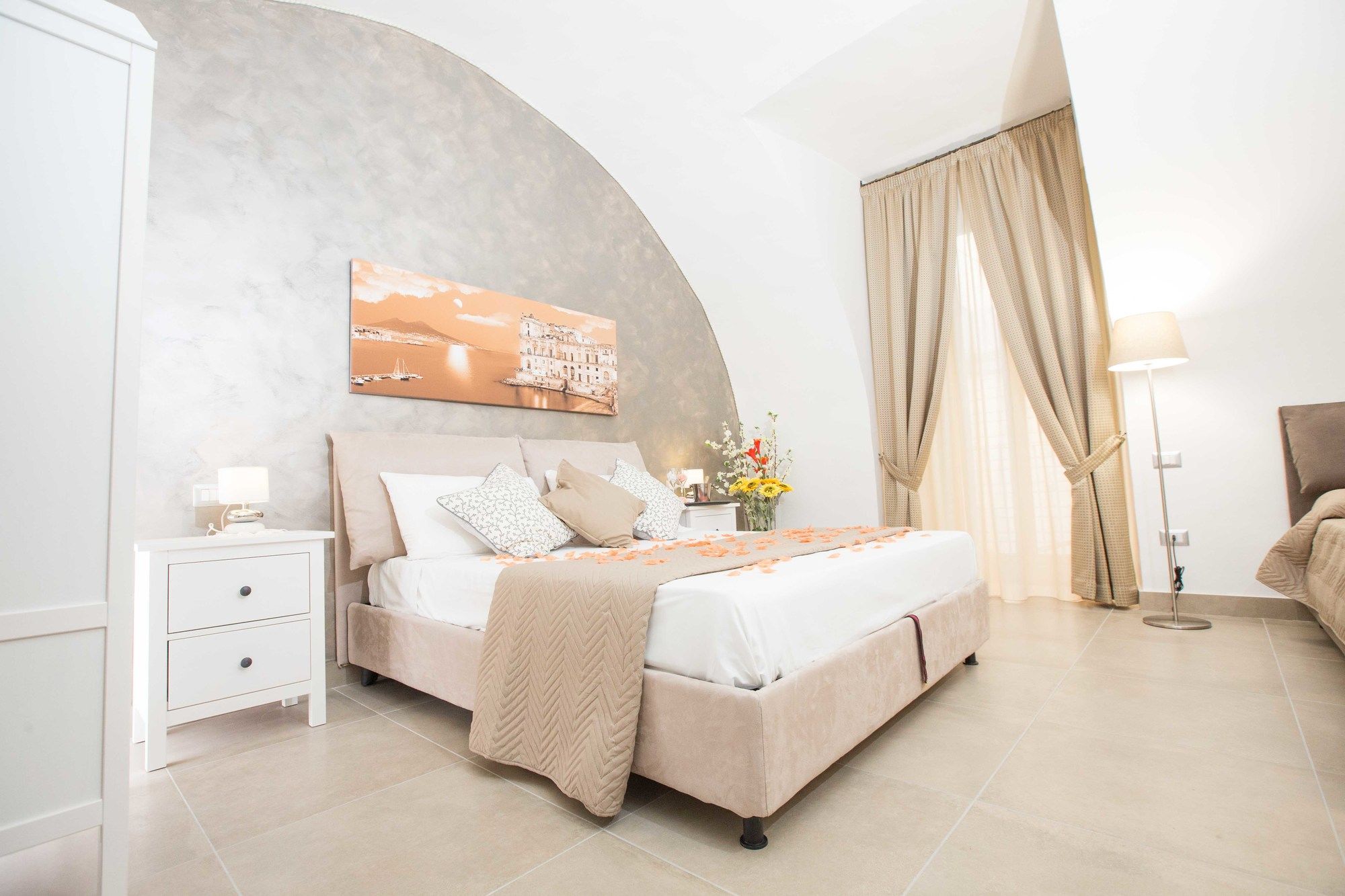 Фото Chiaia Suites