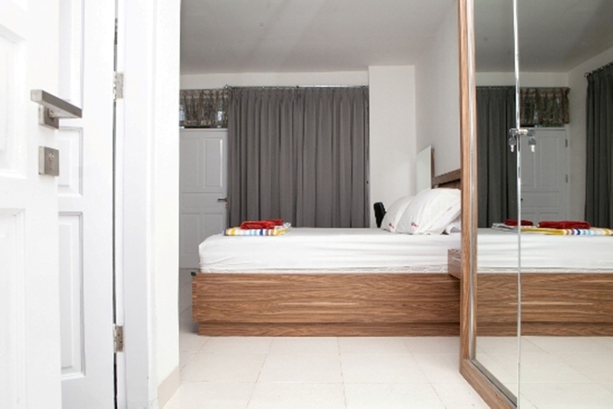 Фото RedDoorz Plus near Sukajadi 2