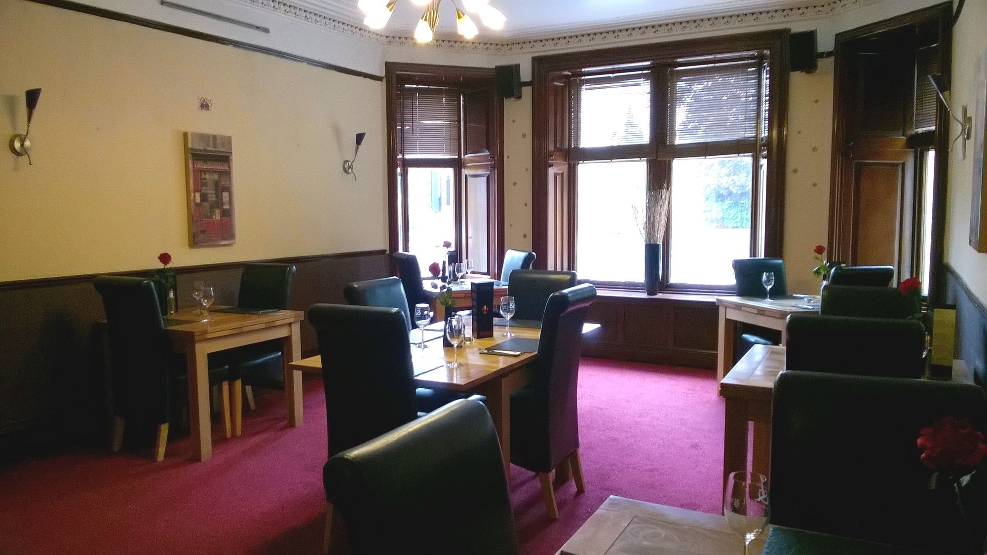 Фото Crown Court Hotel & Bar
