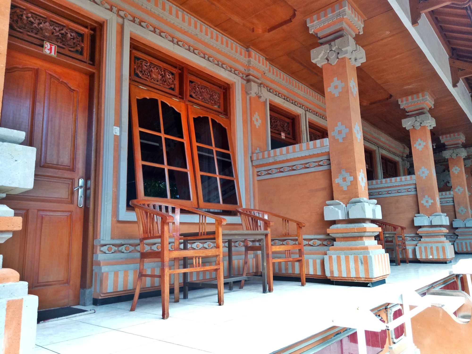 Фото Taman Mekar Beach Inn 2