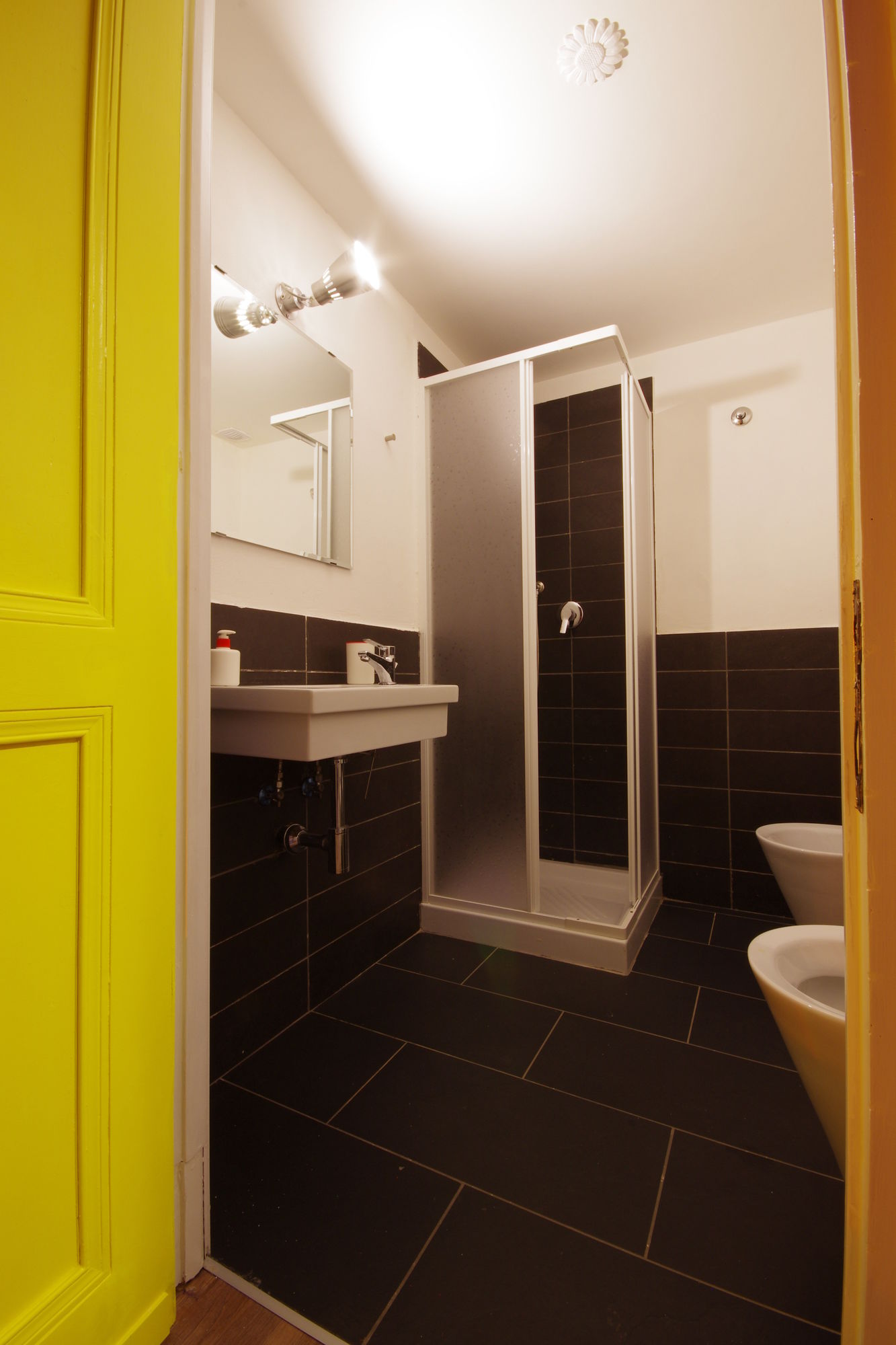 Фото Cineroma Guesthouse