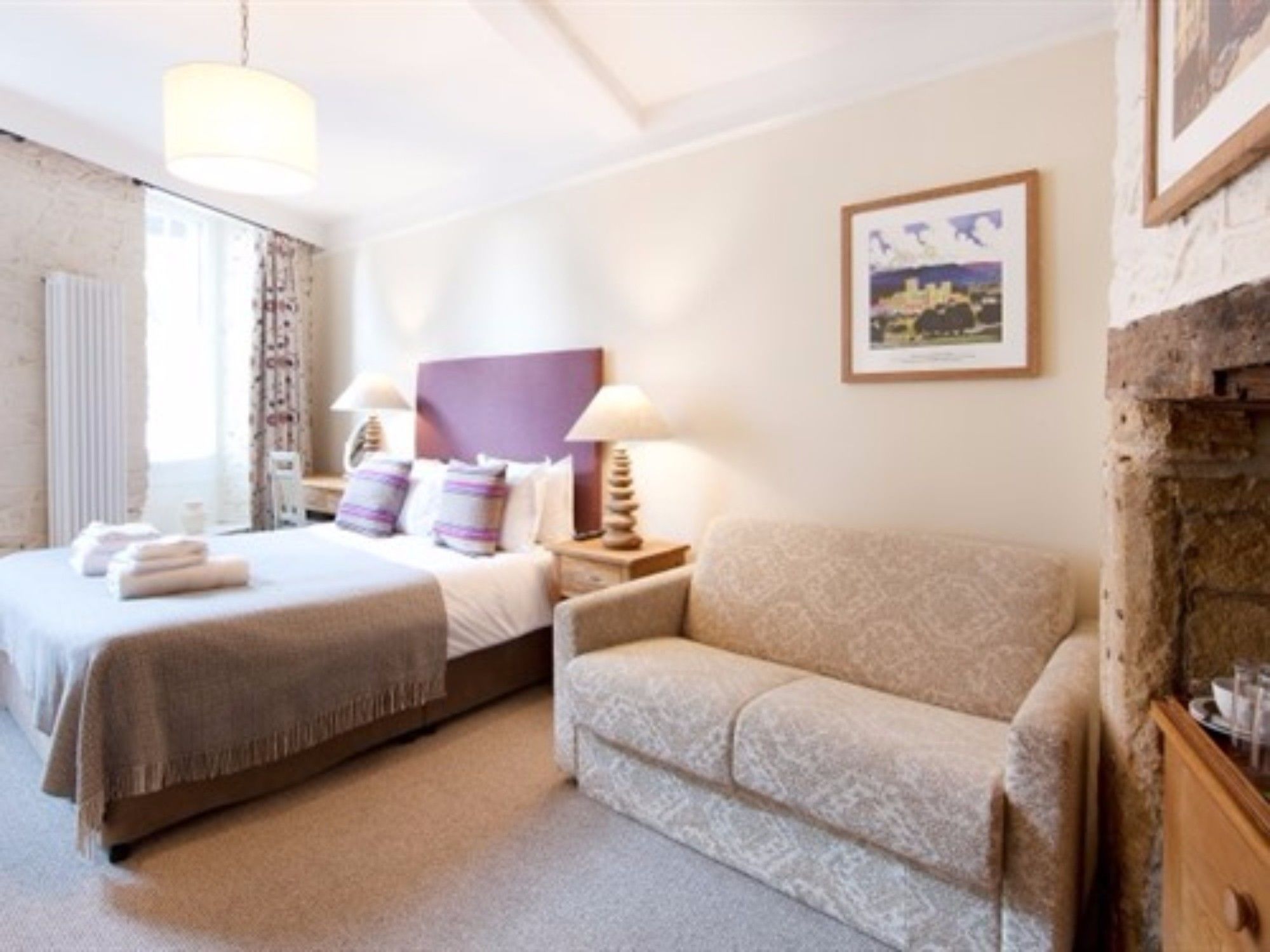 Фото The George Inn and The Plaine