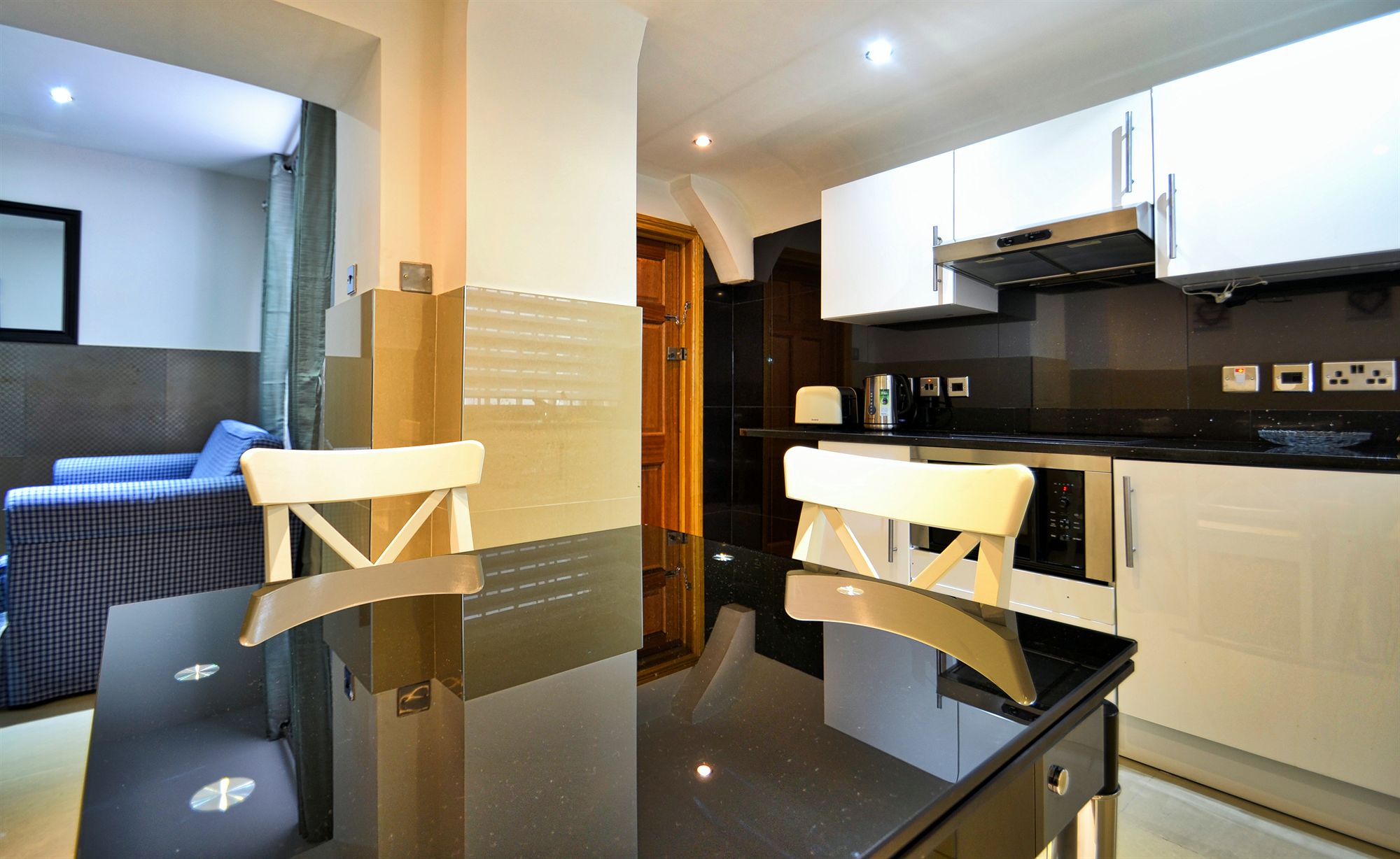 Фото Hyde Park Apartments