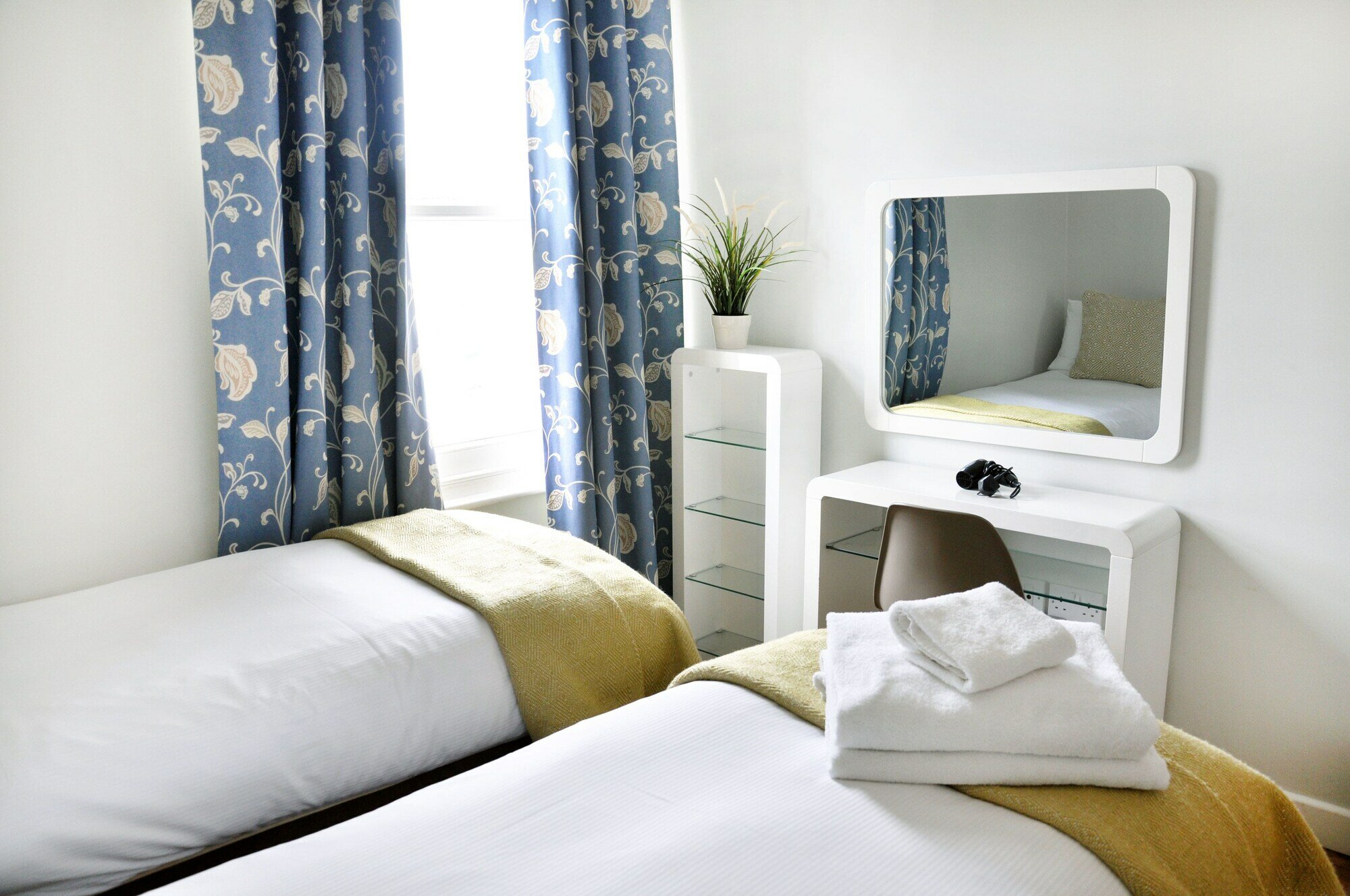 Фото Lamington Apartments