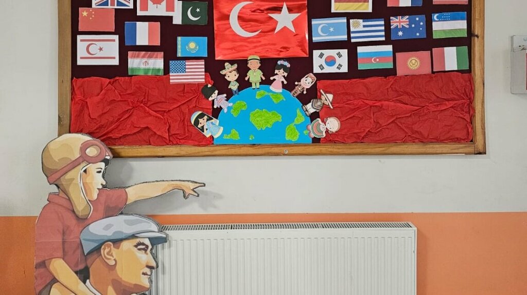 School Gerede Middle School, Gerede, photo