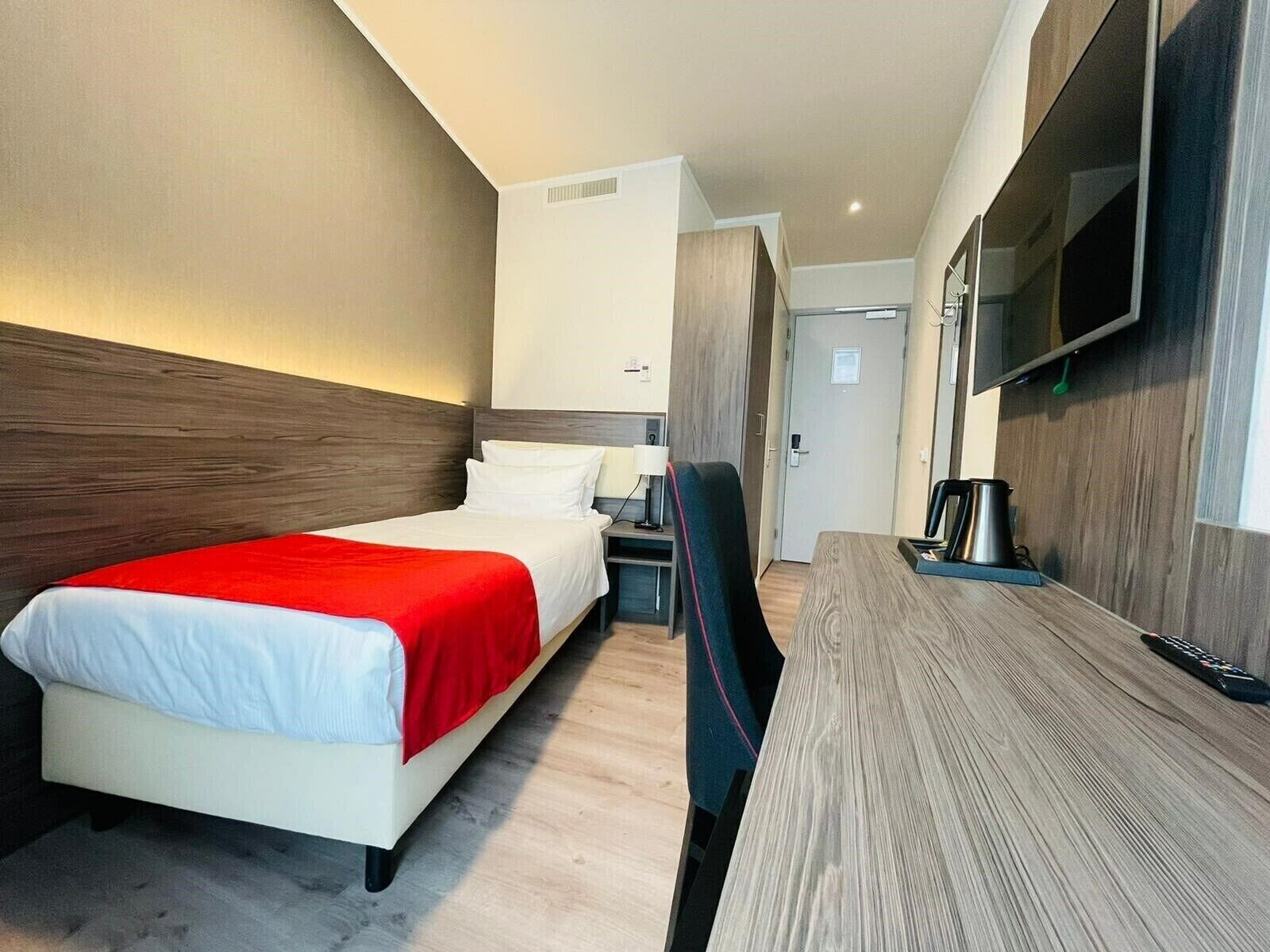 Фото Best Western Plus Plaza Den Haag City Center