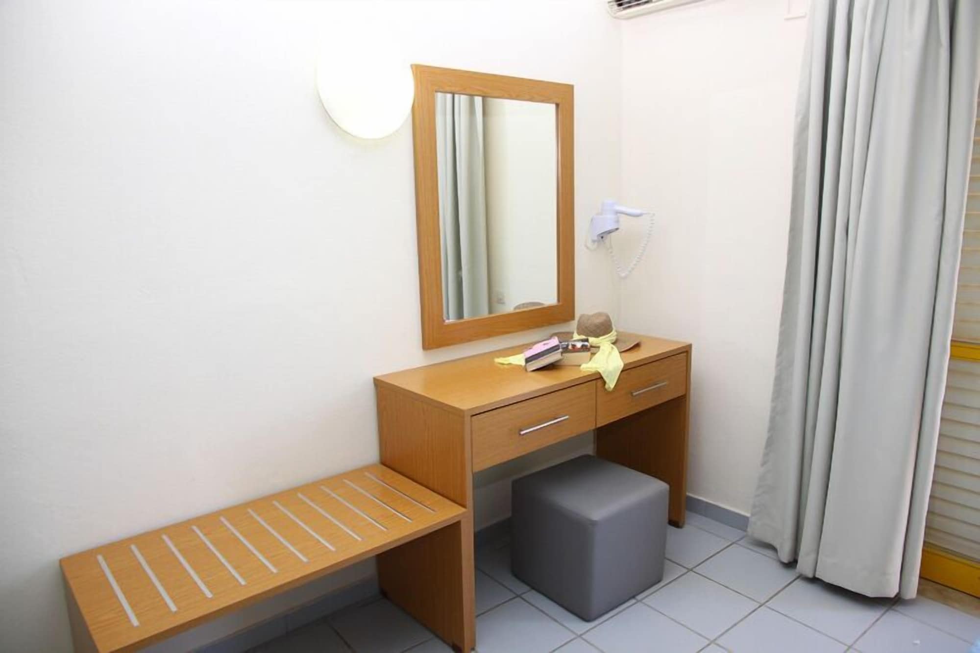 Фото Acropolis Apartments