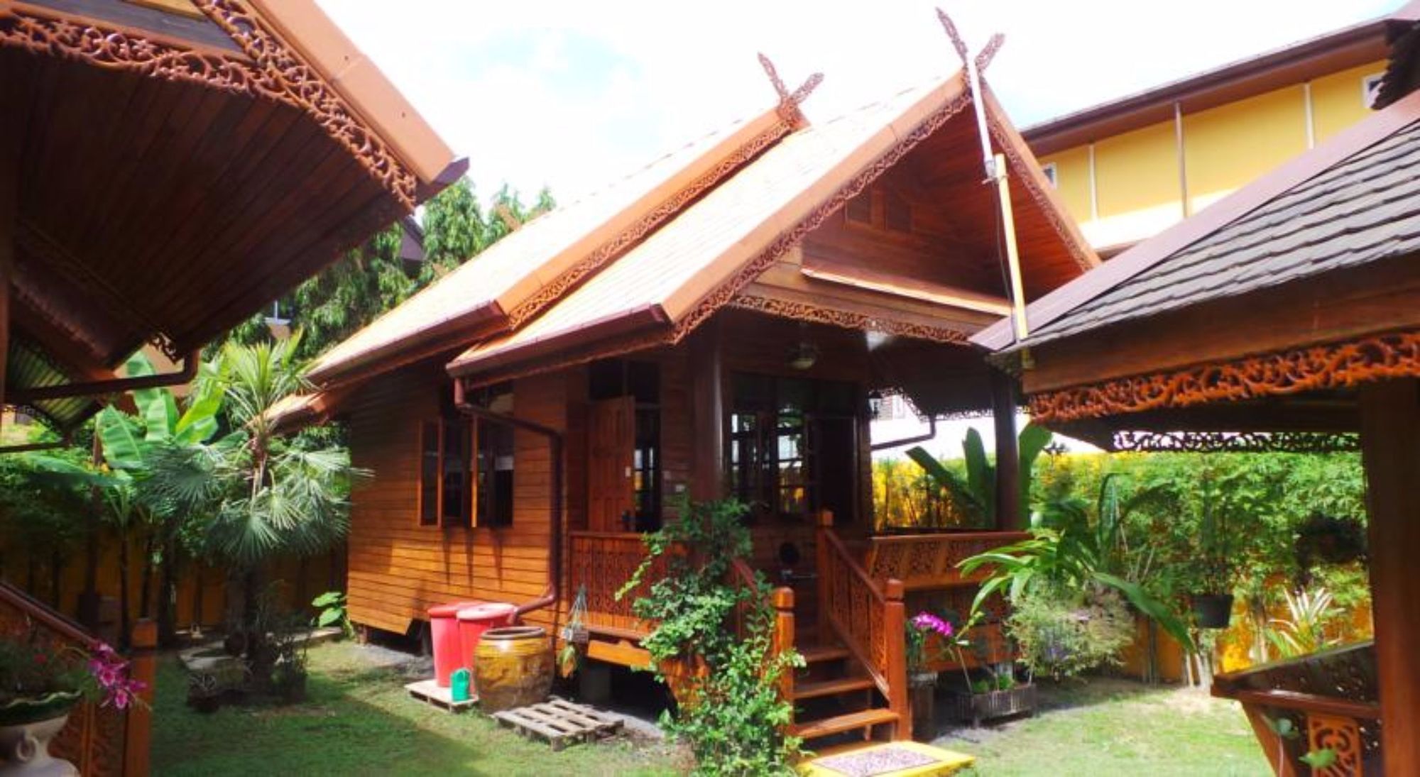 Фото Golden Teak Resort - Baan Sapparot