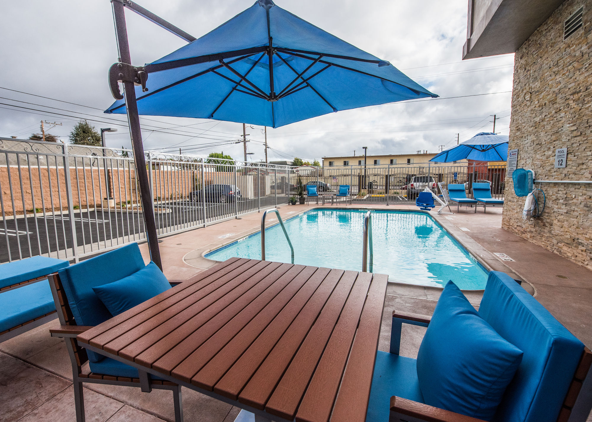 Фото Best Western Plus Gardena Inn & Suites