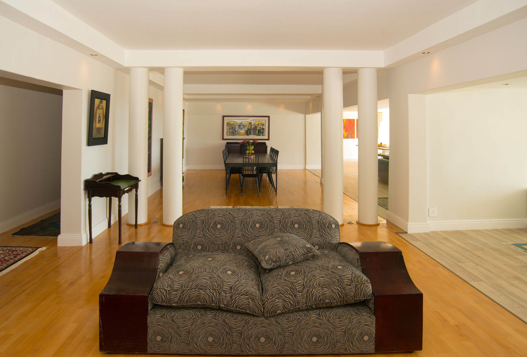 Фото The Blue Emerald