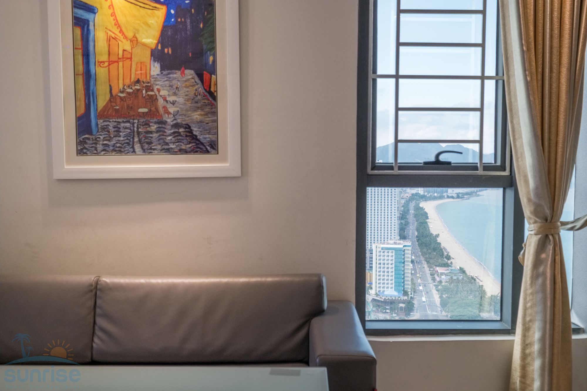 Фото Sunrise Ocean View Apartment