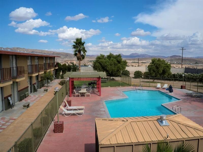 Фото California Inn