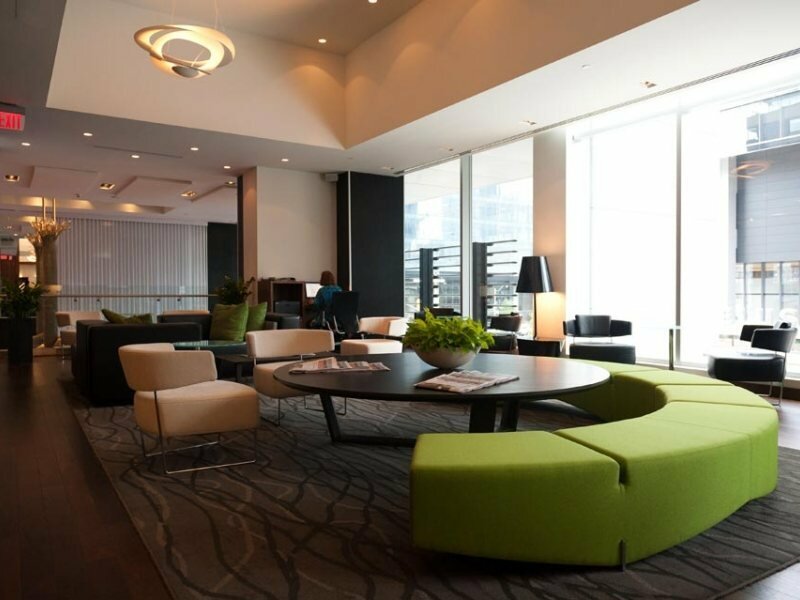 Фото Le Germain Hotel Maple Leaf Square