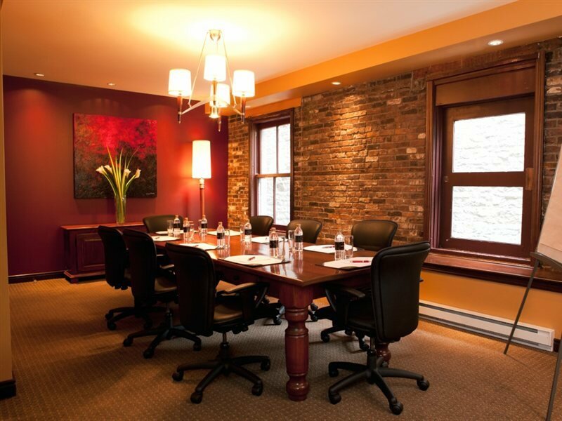 Фото Le Saint-Sulpice Hotel Montreal