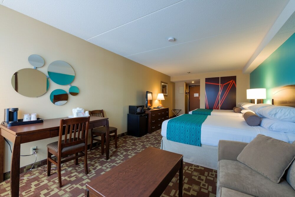 Фото Howard Johnson Plaza by Wyndham by the Falls Niagara Falls