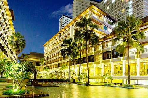 Гостиница Welcome World Beachfront Resort в Паттайе