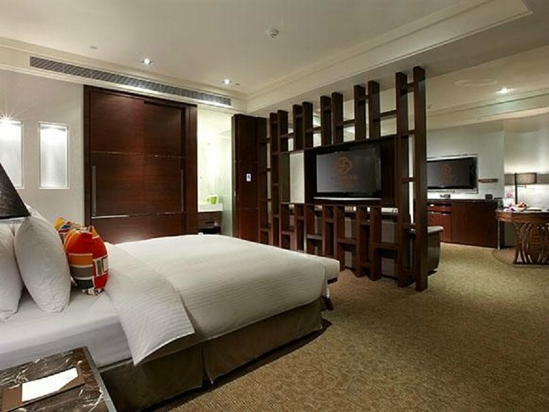 Фото S Aura Hotel