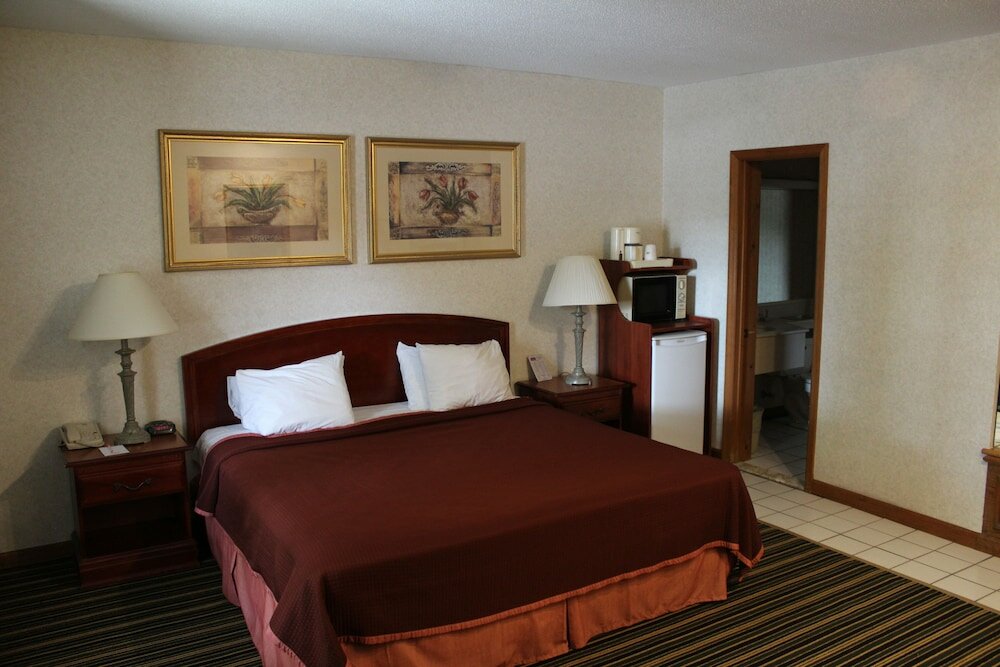 Фото Howard Johnson by Wyndham Lenox