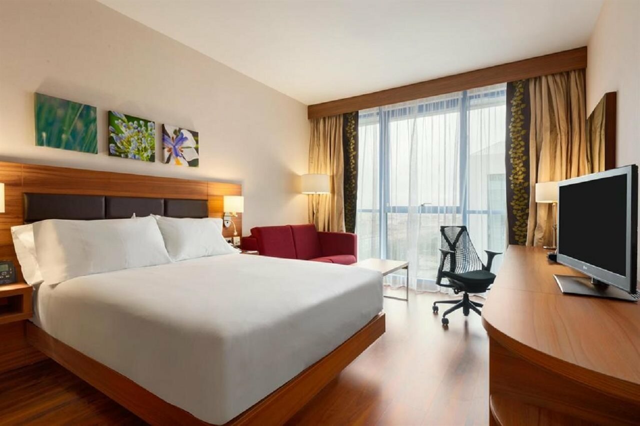 Фото Hilton Garden Inn Sevilla