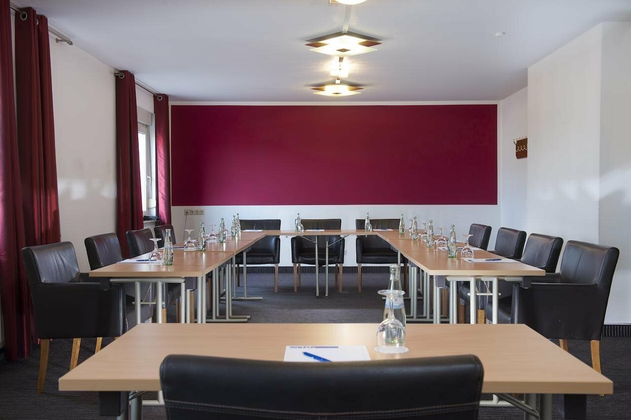 Фото TRYP by Wyndham Bremen Airport