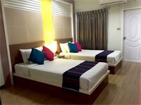 Фото Charoenchit House