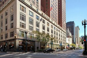 Гостиница Palmer House Hilton