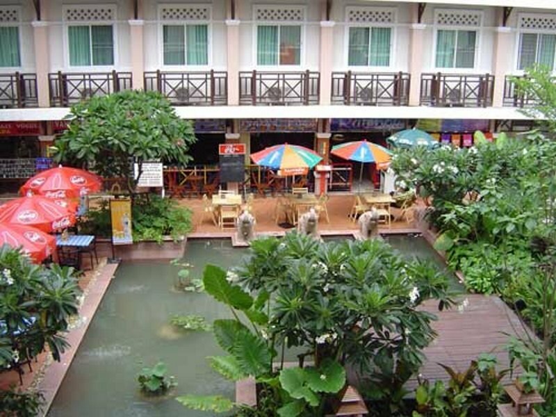 Фото Rambuttri Village Inn & Plaza