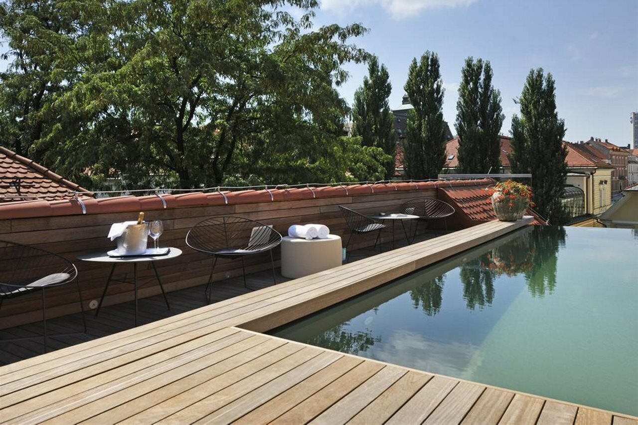 Фото Vander Urbani Resort – a Member of Design Hotels