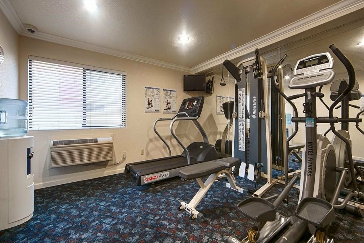 Фото Best Western Town & Country Lodge