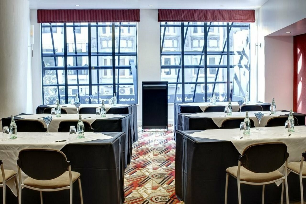 Фото Adina CityLife Auckland