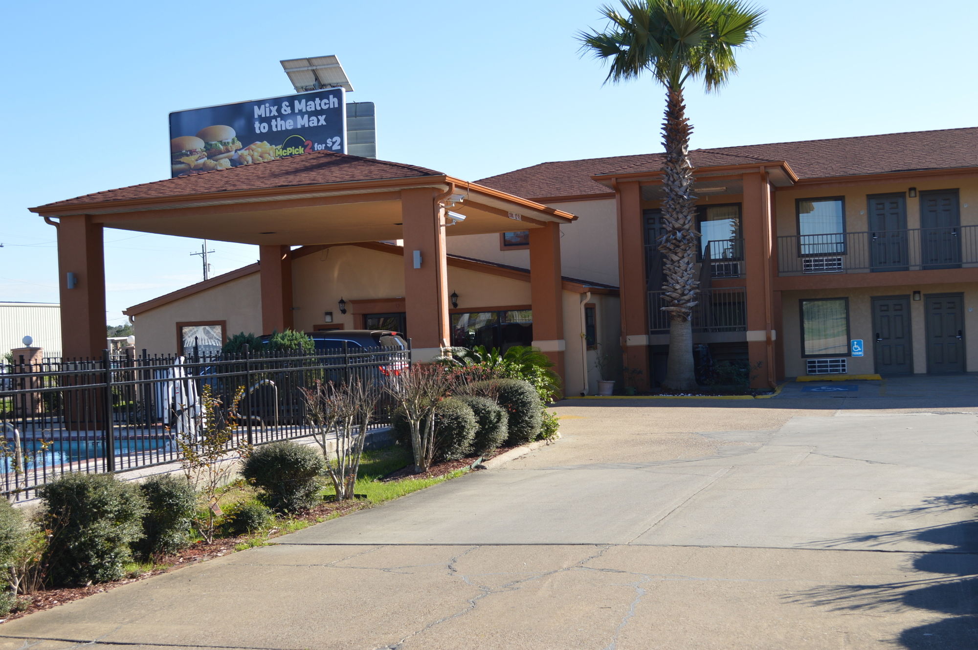 Фото Econo Lodge Lake Charles University Area