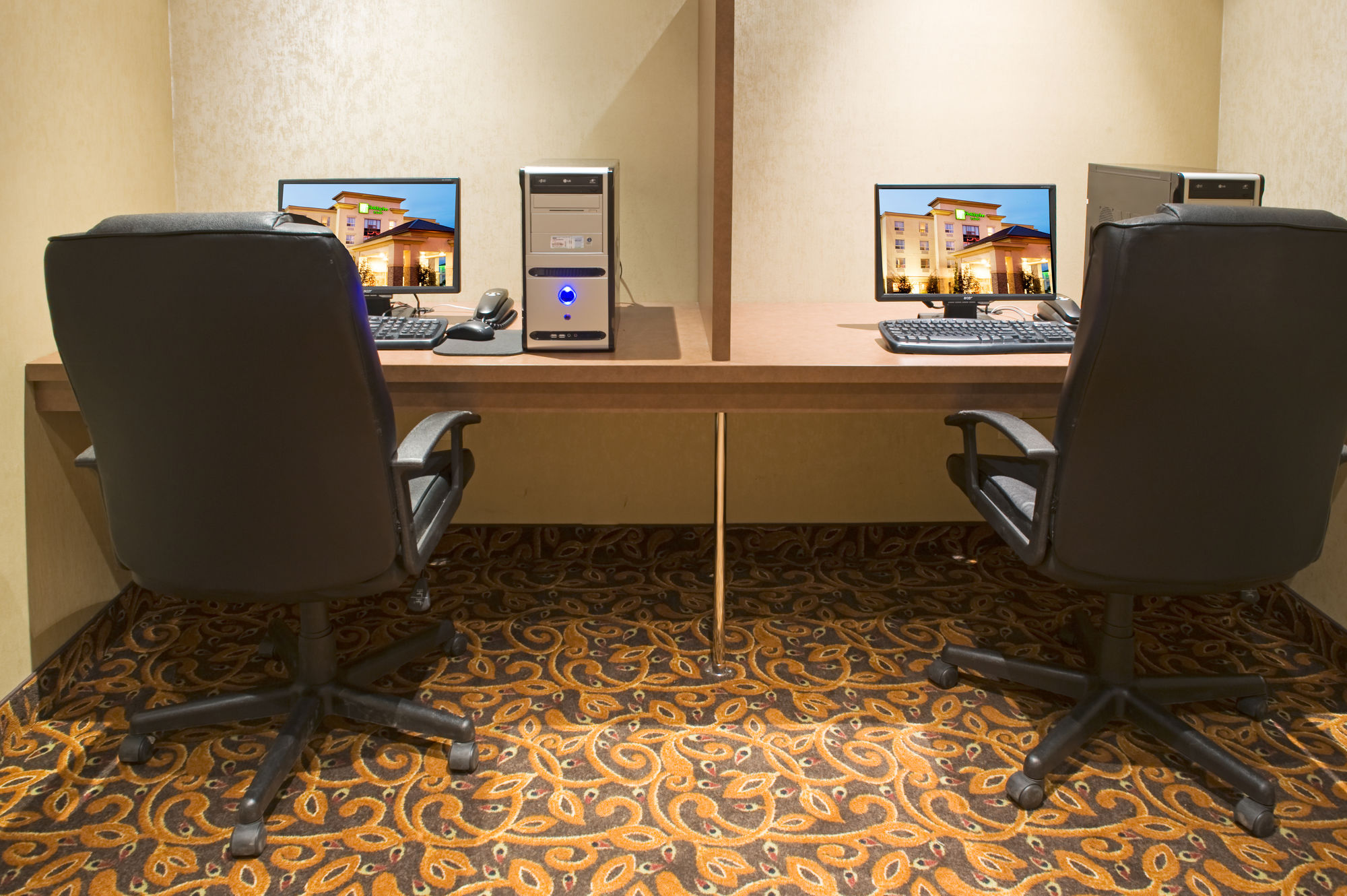 Фото Holiday Inn Hotel & Suites Lloydminster