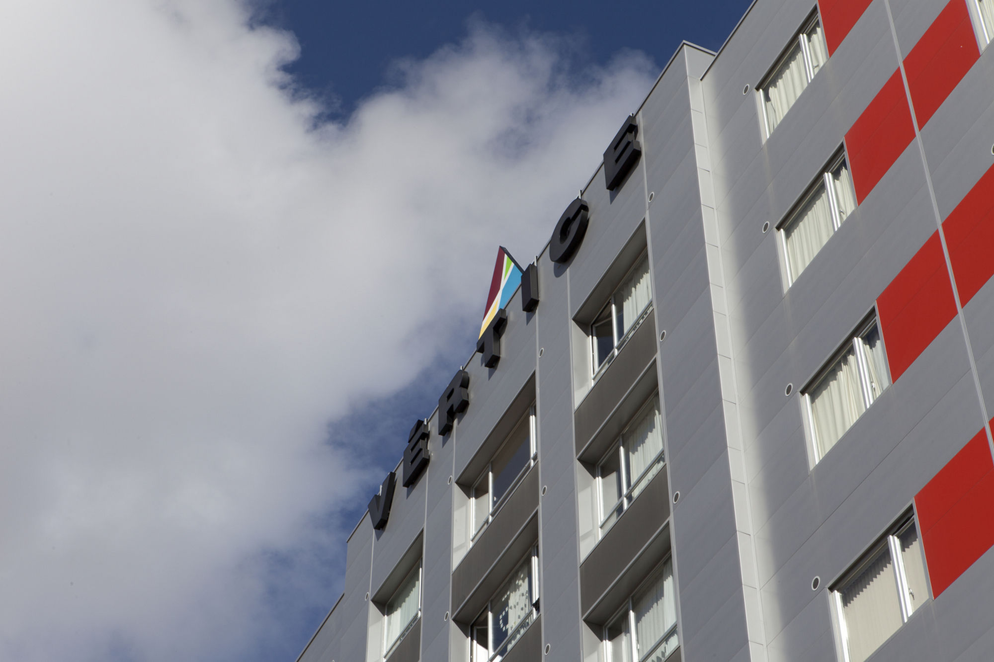 Фото Vertice Roomspace Madrid