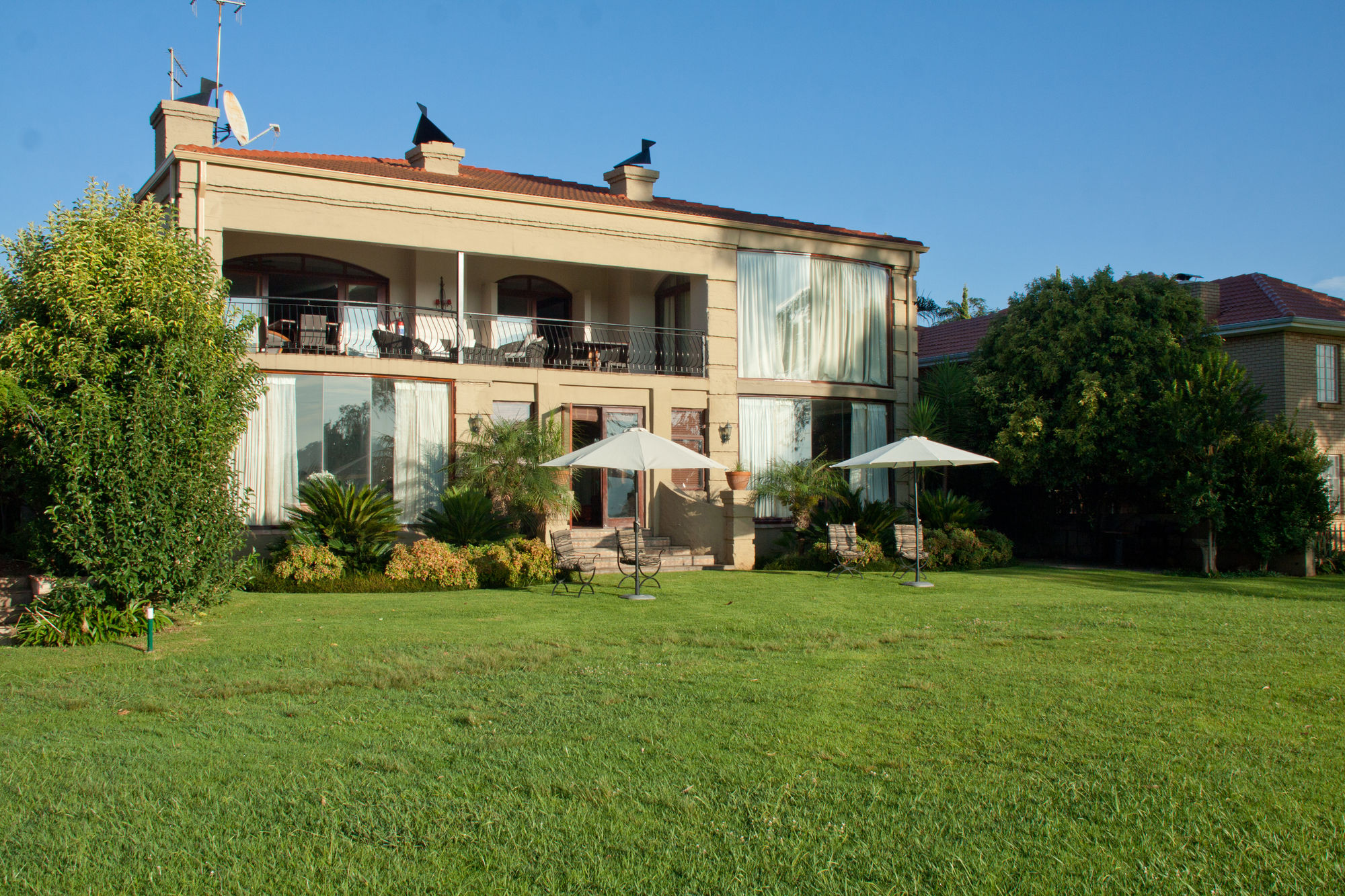 Фото Leopardsong Manor