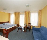 Фото Aparthotel Austria Suites