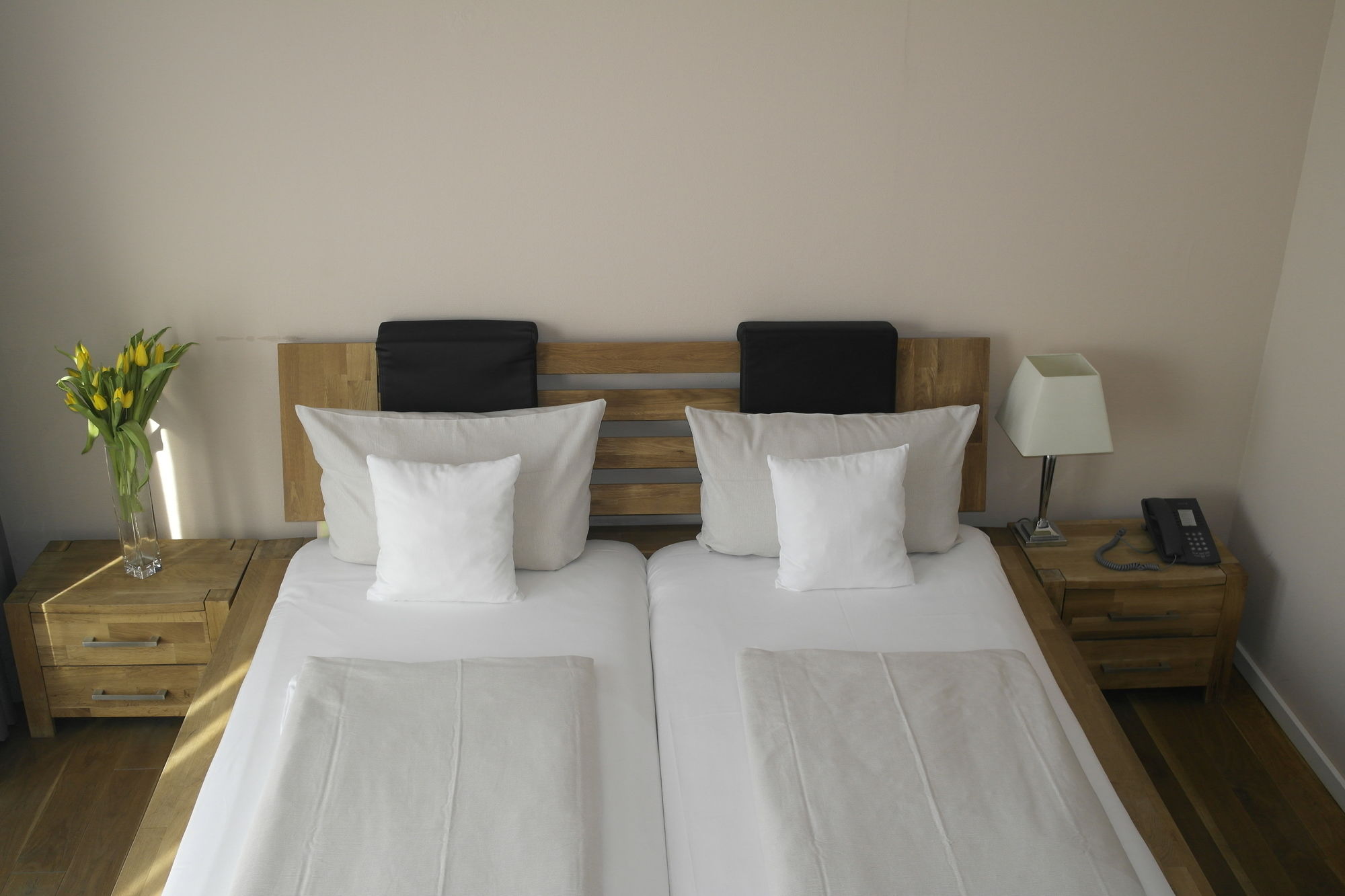 Фото Hotel Attaché