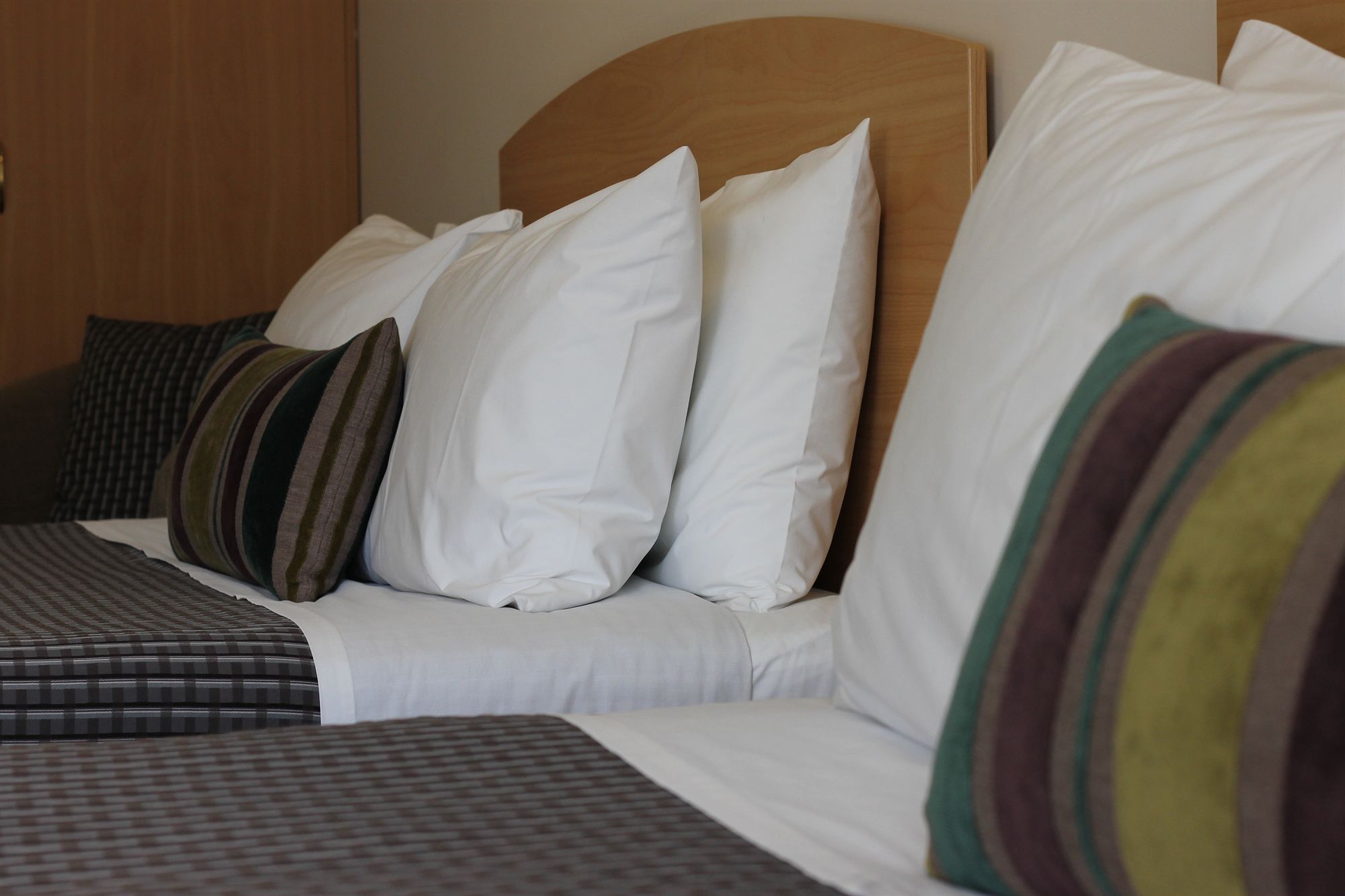 Фото Greenlane Manor Motel